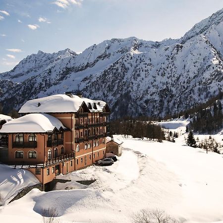 Locanda Locatori Passo del Tonale Bagian luar foto