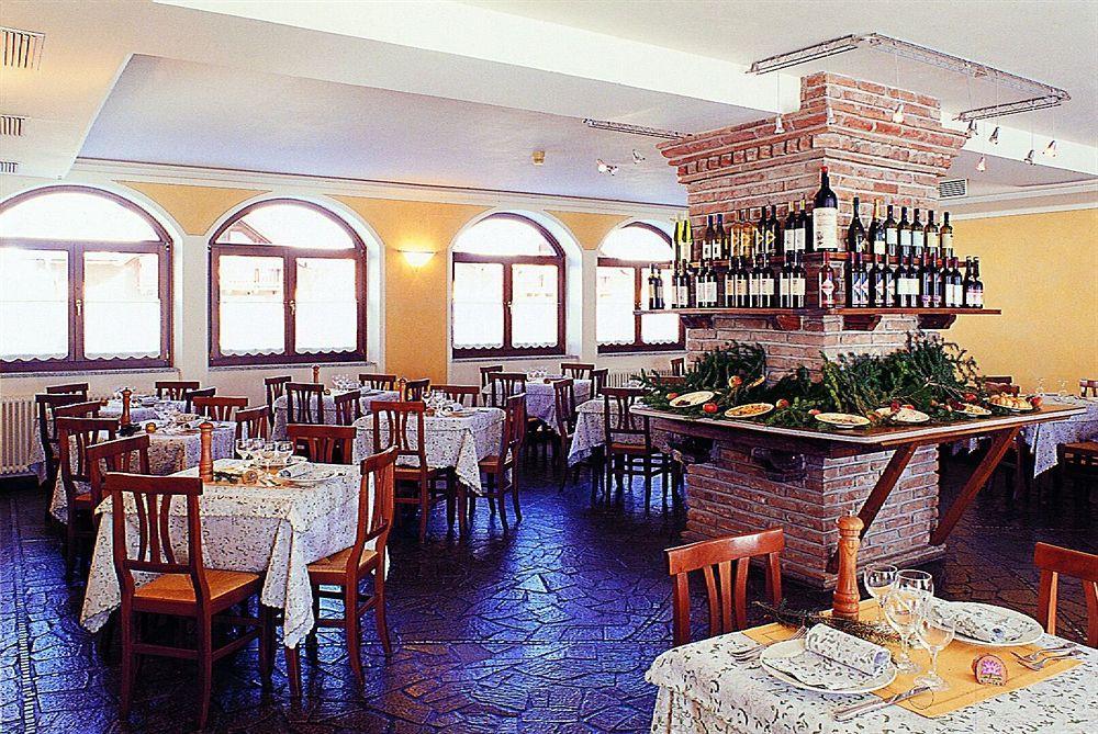 Locanda Locatori Passo del Tonale Bagian luar foto