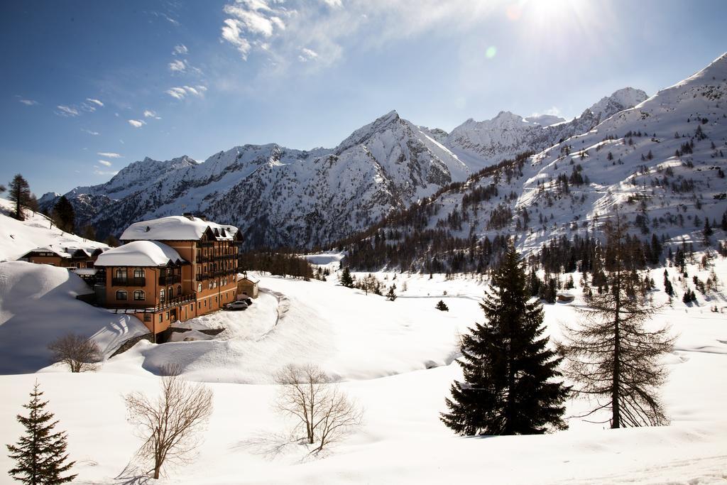 Locanda Locatori Passo del Tonale Bagian luar foto